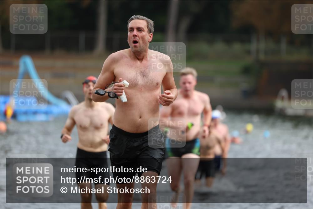 14.09.2025 - Stadtparktriathlon Michael Strokosch http://msf.ph/oto/8863724 14.09.2025 10:32:36 Schwimmen 723, 740, 762, 781, 801, 815, 816 meine-sportfotos.de