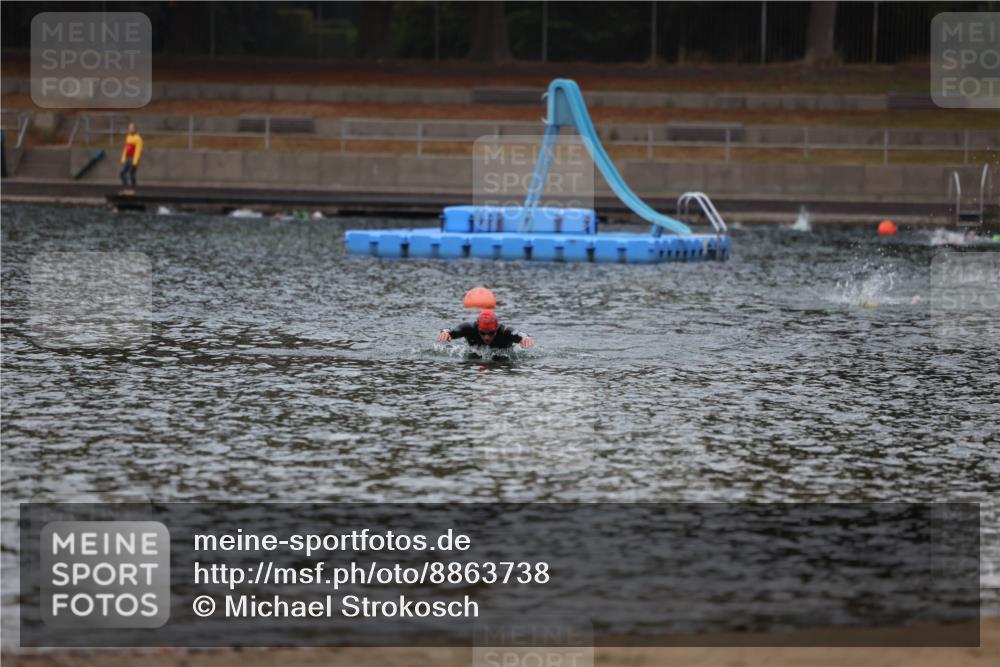 14.09.2025 - Stadtparktriathlon Michael Strokosch http://msf.ph/oto/8863738 14.09.2025 08:48:54 Schwimmen  meine-sportfotos.de