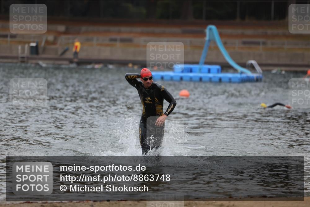 14.09.2025 - Stadtparktriathlon Michael Strokosch http://msf.ph/oto/8863748 14.09.2025 08:49:05 Schwimmen 315 meine-sportfotos.de