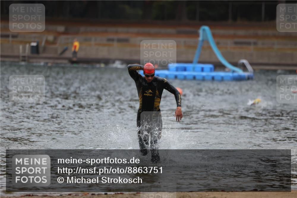 14.09.2025 - Stadtparktriathlon Michael Strokosch http://msf.ph/oto/8863751 14.09.2025 08:49:06 Schwimmen 315 meine-sportfotos.de