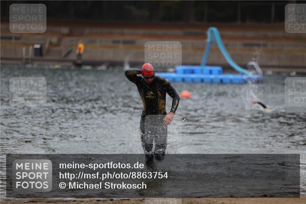 14.09.2025 - Stadtparktriathlon Michael Strokosch http://msf.ph/oto/8863754 14.09.2025 08:49:06 Schwimmen 315 meine-sportfotos.de