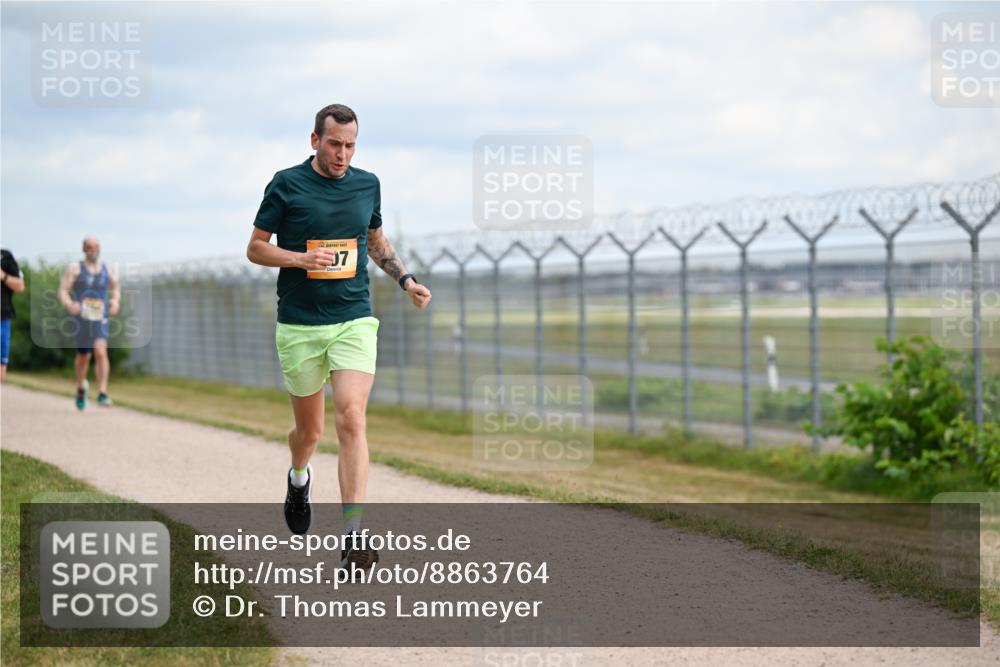 14.09.2025 - Airport Race Dr. Thomas Lammeyer http://msf.ph/oto/8863764 14.09.2025 12:03:39 Laufen 97 meine-sportfotos.de