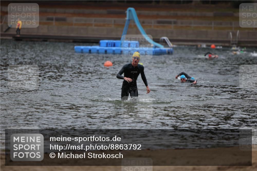 14.09.2025 - Stadtparktriathlon Michael Strokosch http://msf.ph/oto/8863792 14.09.2025 08:49:18 Schwimmen 310 meine-sportfotos.de
