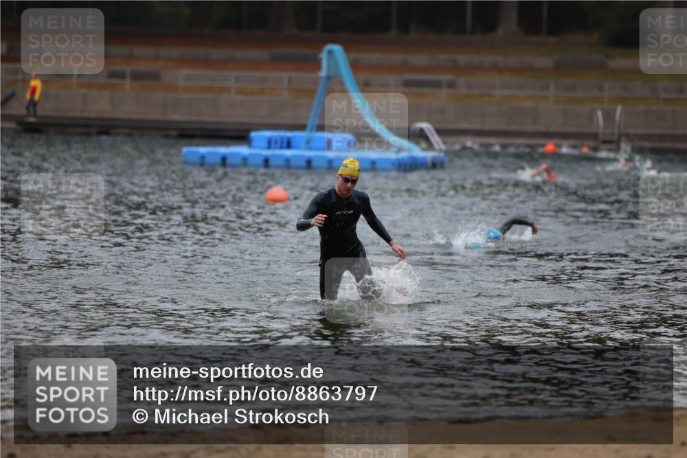 14.09.2025 - Stadtparktriathlon Michael Strokosch http://msf.ph/oto/8863797 14.09.2025 08:49:19 Schwimmen 310 meine-sportfotos.de