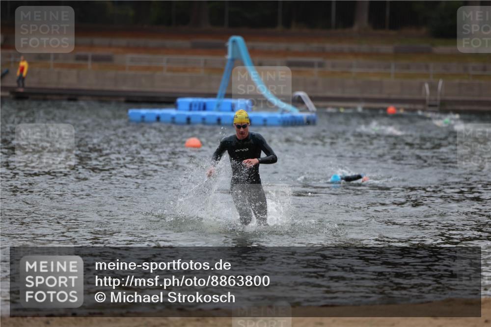 14.09.2025 - Stadtparktriathlon Michael Strokosch http://msf.ph/oto/8863800 14.09.2025 08:49:20 Schwimmen 310 meine-sportfotos.de