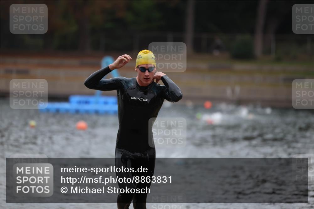 14.09.2025 - Stadtparktriathlon Michael Strokosch http://msf.ph/oto/8863831 14.09.2025 08:49:25 Schwimmen 307, 310 meine-sportfotos.de