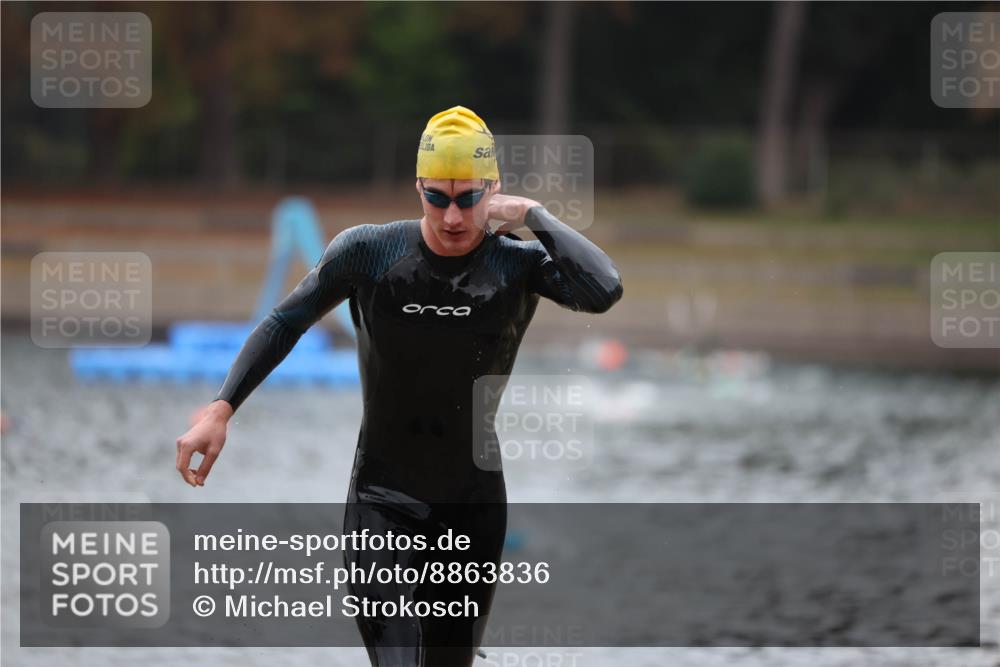 14.09.2025 - Stadtparktriathlon Michael Strokosch http://msf.ph/oto/8863836 14.09.2025 08:49:26 Schwimmen 307, 310 meine-sportfotos.de
