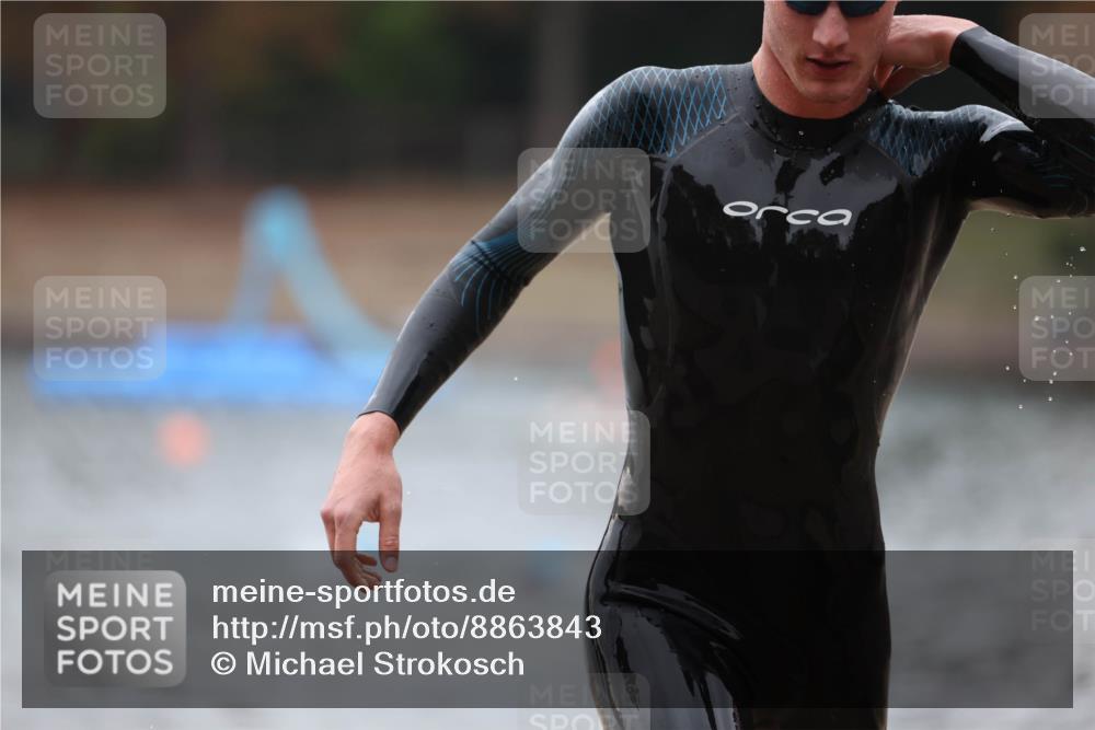 14.09.2025 - Stadtparktriathlon Michael Strokosch http://msf.ph/oto/8863843 14.09.2025 08:49:27 Schwimmen 307, 310, 334 meine-sportfotos.de