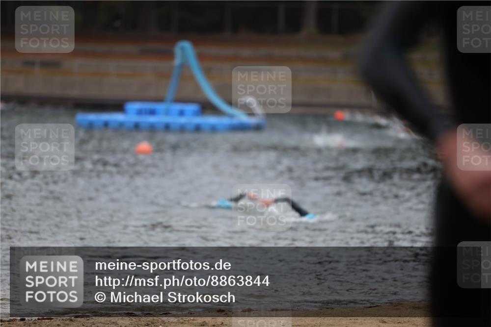 14.09.2025 - Stadtparktriathlon Michael Strokosch http://msf.ph/oto/8863844 14.09.2025 08:49:27 Schwimmen 307, 310, 334 meine-sportfotos.de