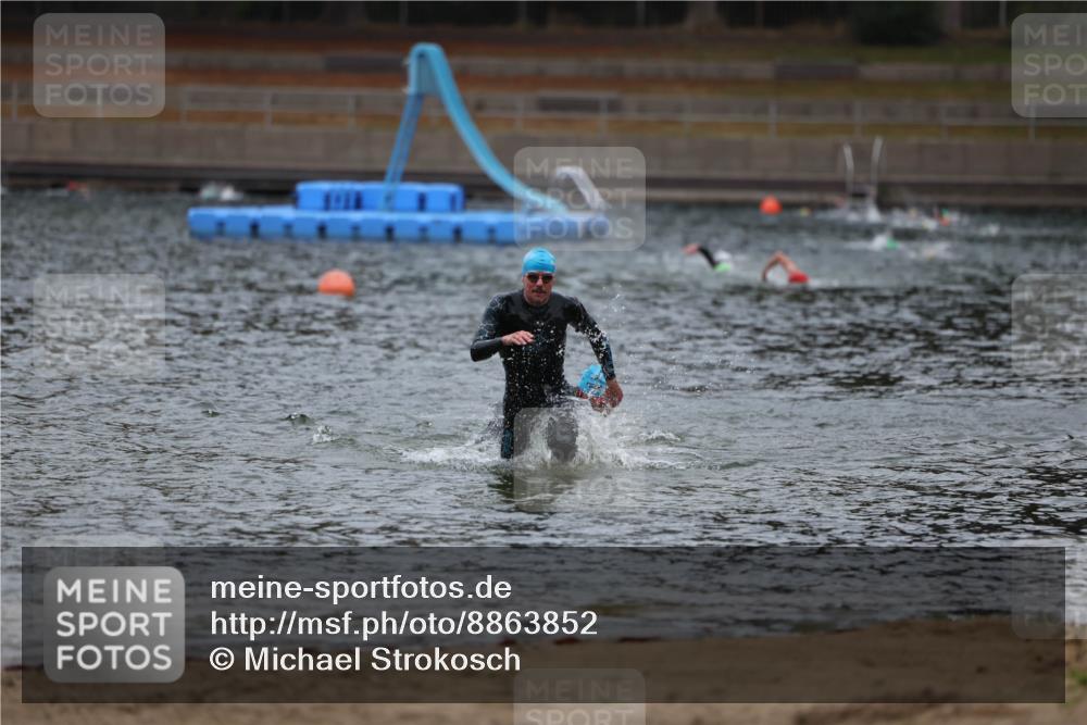 14.09.2025 - Stadtparktriathlon Michael Strokosch http://msf.ph/oto/8863852 14.09.2025 08:49:31 Schwimmen 307, 334 meine-sportfotos.de