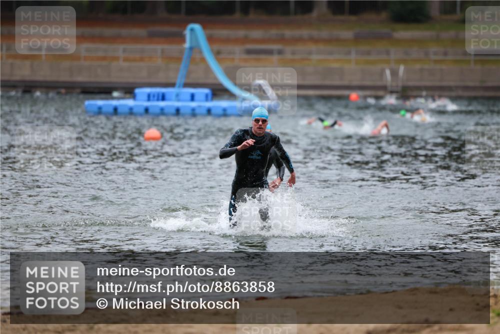 14.09.2025 - Stadtparktriathlon Michael Strokosch http://msf.ph/oto/8863858 14.09.2025 08:49:32 Schwimmen 307, 334 meine-sportfotos.de