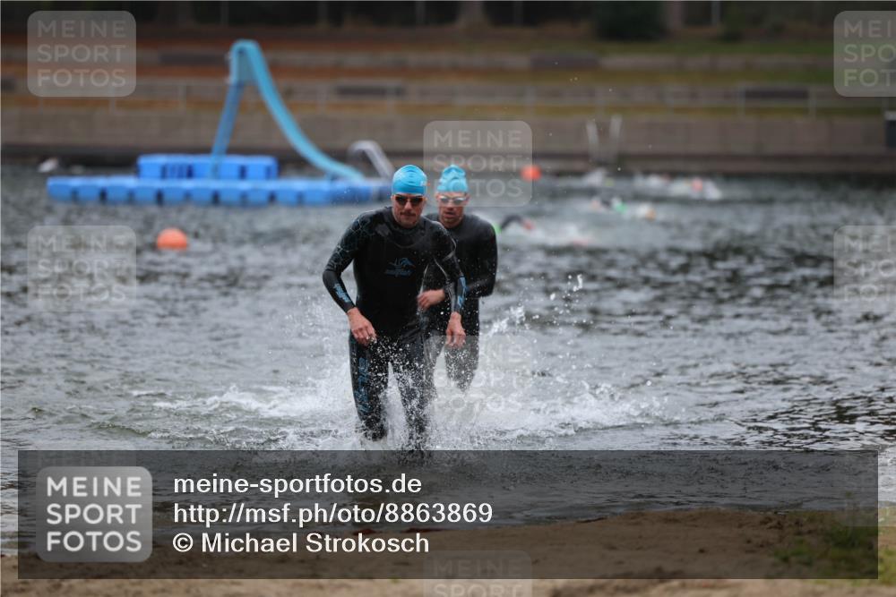 14.09.2025 - Stadtparktriathlon Michael Strokosch http://msf.ph/oto/8863869 14.09.2025 08:49:34 Schwimmen 307, 334 meine-sportfotos.de