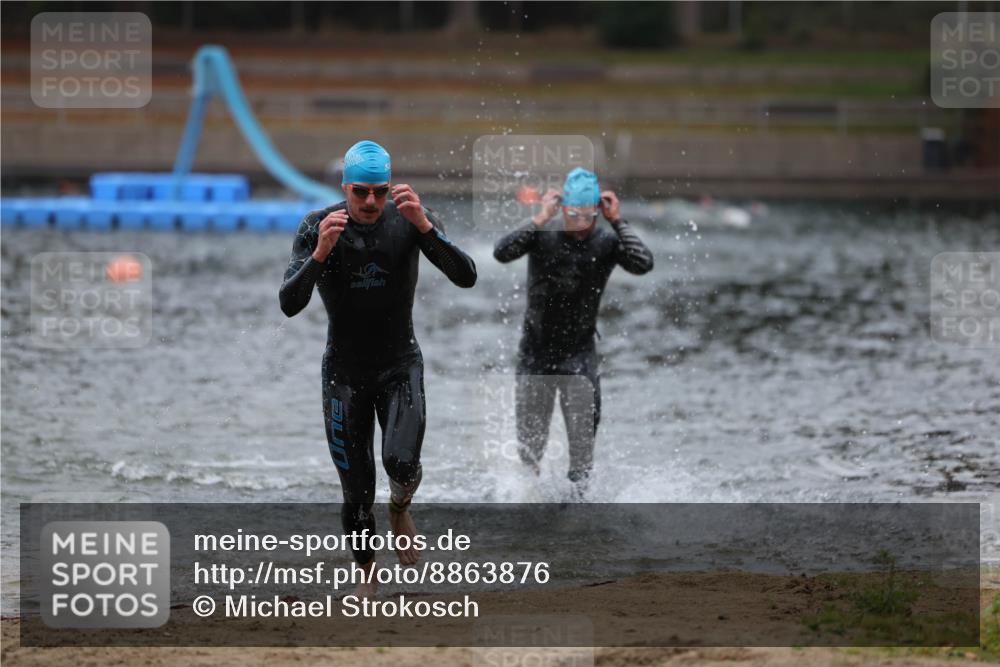 14.09.2025 - Stadtparktriathlon Michael Strokosch http://msf.ph/oto/8863876 14.09.2025 08:49:35 Schwimmen 307, 334 meine-sportfotos.de