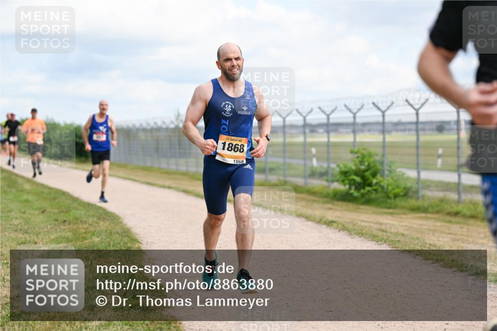 14.09.2025 - Airport Race Dr. Thomas Lammeyer http://msf.ph/oto/8863880 14.09.2025 12:03:47 Laufen 1868, 1868 meine-sportfotos.de