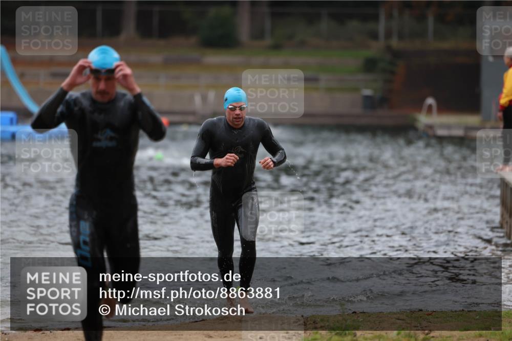 14.09.2025 - Stadtparktriathlon Michael Strokosch http://msf.ph/oto/8863881 14.09.2025 08:49:36 Schwimmen 307, 334 meine-sportfotos.de
