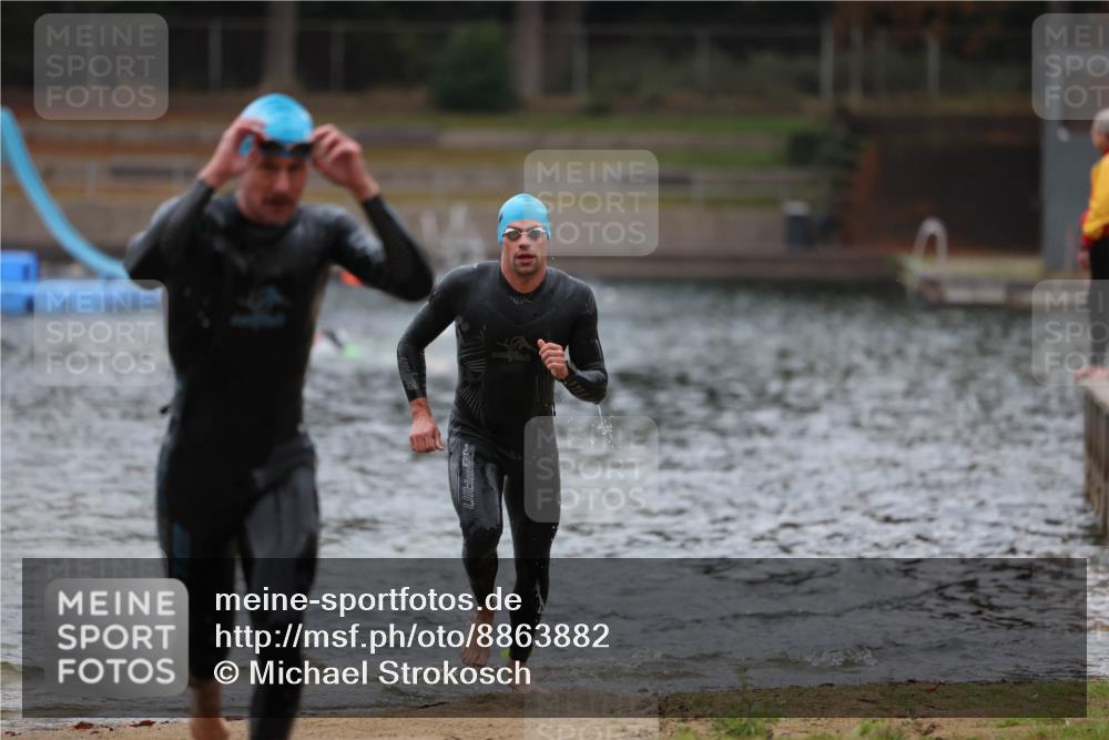 14.09.2025 - Stadtparktriathlon Michael Strokosch http://msf.ph/oto/8863882 14.09.2025 08:49:37 Schwimmen 307, 334 meine-sportfotos.de