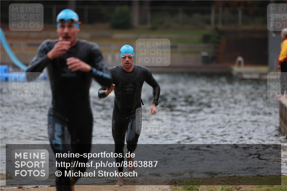 14.09.2025 - Stadtparktriathlon Michael Strokosch http://msf.ph/oto/8863887 14.09.2025 08:49:37 Schwimmen 307, 334 meine-sportfotos.de
