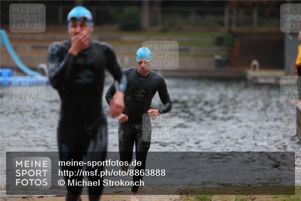 14.09.2025 - Stadtparktriathlon Michael Strokosch http://msf.ph/oto/8863888 14.09.2025 08:49:37 Schwimmen 307, 334 meine-sportfotos.de