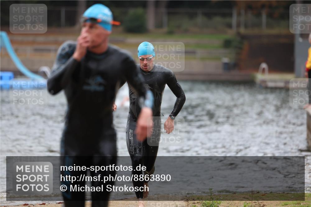 14.09.2025 - Stadtparktriathlon Michael Strokosch http://msf.ph/oto/8863890 14.09.2025 08:49:37 Schwimmen 307, 334 meine-sportfotos.de