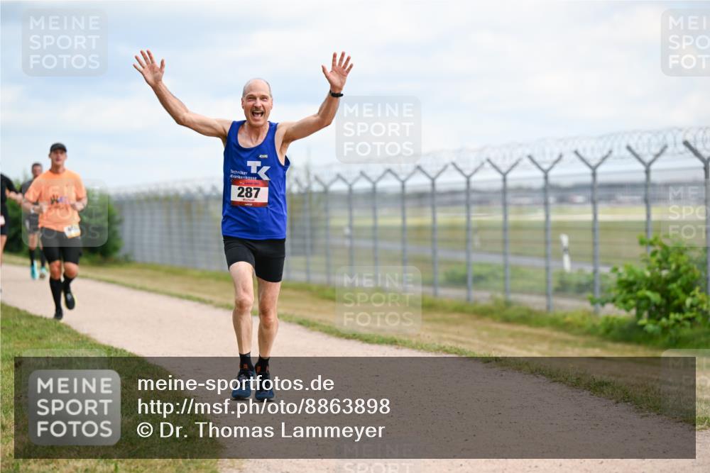 14.09.2025 - Airport Race Dr. Thomas Lammeyer http://msf.ph/oto/8863898 14.09.2025 12:03:49 Laufen 287 meine-sportfotos.de