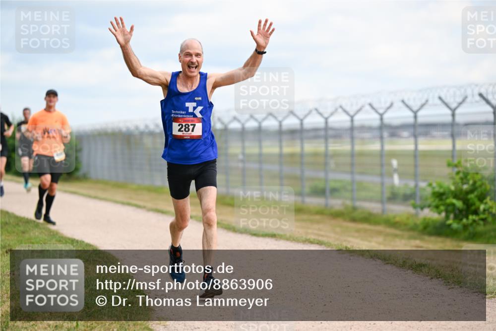 14.09.2025 - Airport Race Dr. Thomas Lammeyer http://msf.ph/oto/8863906 14.09.2025 12:03:50 Laufen 21, 000, 287 meine-sportfotos.de