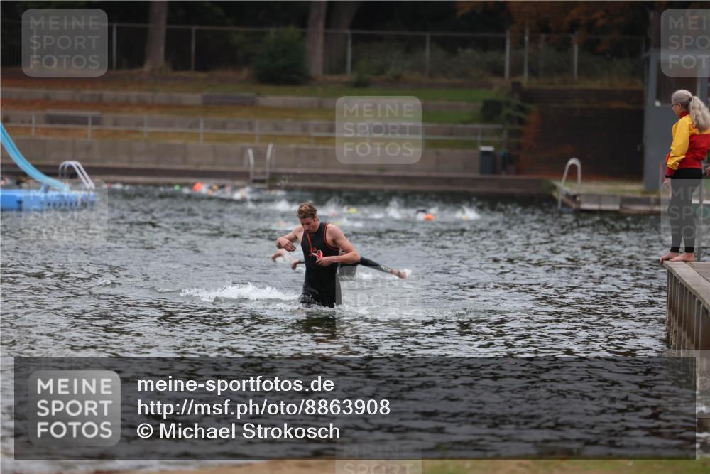 14.09.2025 - Stadtparktriathlon Michael Strokosch http://msf.ph/oto/8863908 14.09.2025 08:49:56 Schwimmen 351 meine-sportfotos.de