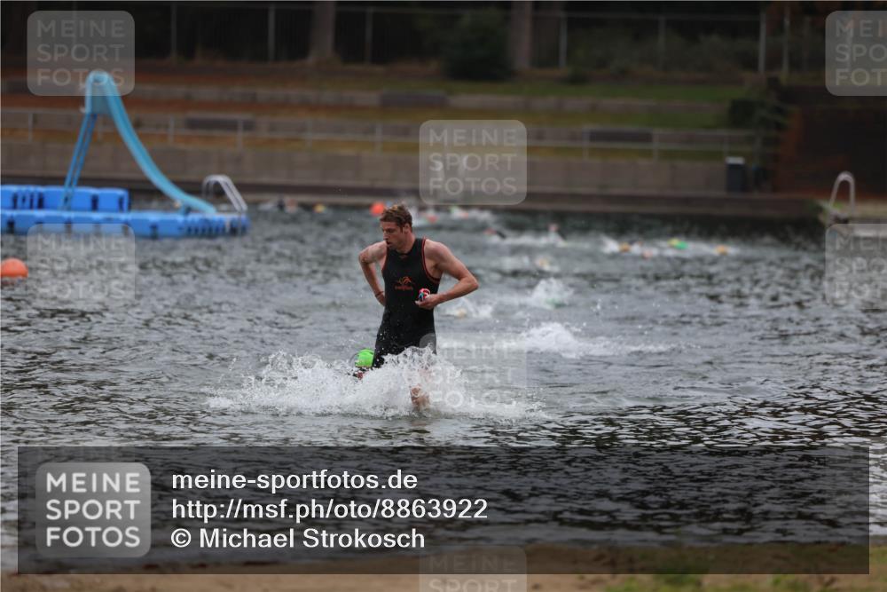 14.09.2025 - Stadtparktriathlon Michael Strokosch http://msf.ph/oto/8863922 14.09.2025 08:50:00 Schwimmen 351, 355 meine-sportfotos.de