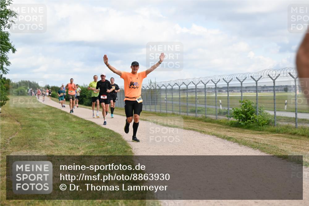 14.09.2025 - Airport Race Dr. Thomas Lammeyer http://msf.ph/oto/8863930 14.09.2025 12:03:53 Laufen 79, 42, 4060 meine-sportfotos.de