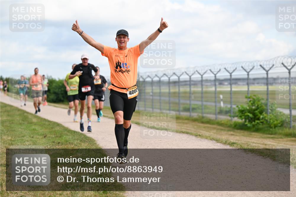 14.09.2025 - Airport Race Dr. Thomas Lammeyer http://msf.ph/oto/8863949 14.09.2025 12:03:54 Laufen 42, 4060 meine-sportfotos.de