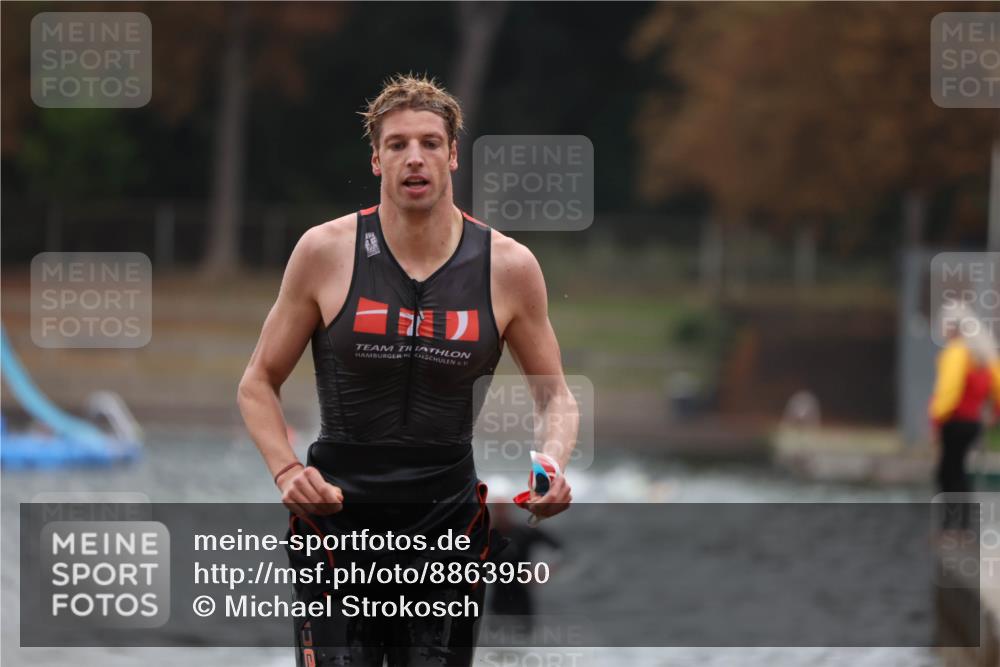 14.09.2025 - Stadtparktriathlon Michael Strokosch http://msf.ph/oto/8863950 14.09.2025 08:50:07 Schwimmen 309, 351, 355 meine-sportfotos.de