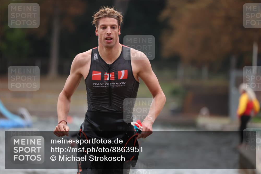 14.09.2025 - Stadtparktriathlon Michael Strokosch http://msf.ph/oto/8863951 14.09.2025 08:50:07 Schwimmen 309, 351, 355 meine-sportfotos.de