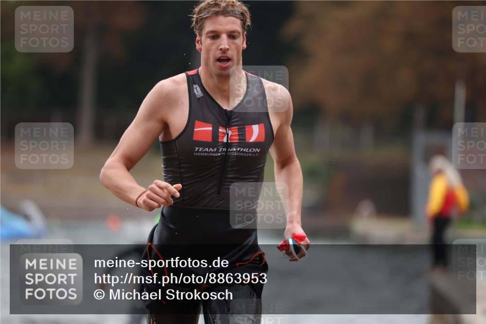 14.09.2025 - Stadtparktriathlon Michael Strokosch http://msf.ph/oto/8863953 14.09.2025 08:50:07 Schwimmen 309, 351, 355 meine-sportfotos.de