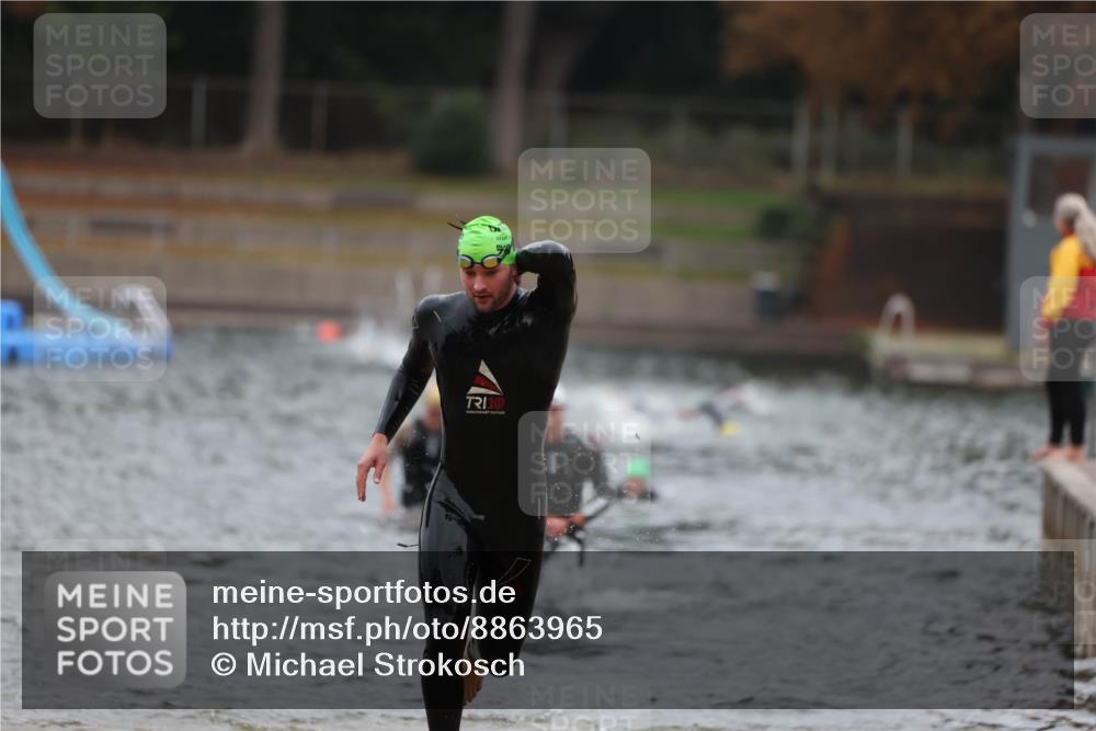 14.09.2025 - Stadtparktriathlon Michael Strokosch http://msf.ph/oto/8863965 14.09.2025 08:50:10 Schwimmen 309, 351, 355 meine-sportfotos.de