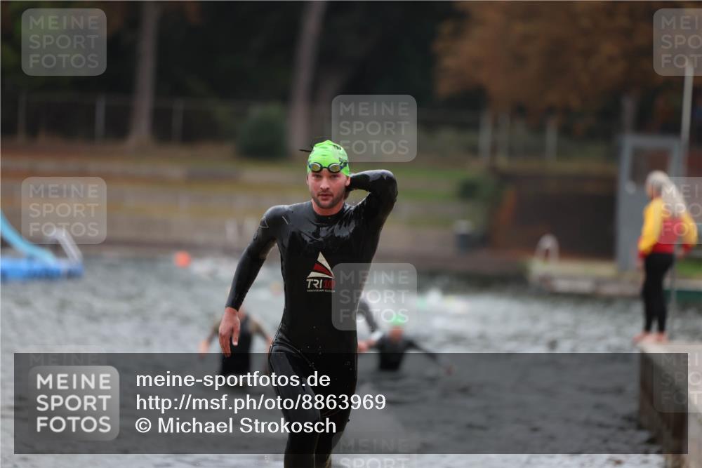 14.09.2025 - Stadtparktriathlon Michael Strokosch http://msf.ph/oto/8863969 14.09.2025 08:50:10 Schwimmen 309, 351, 355 meine-sportfotos.de