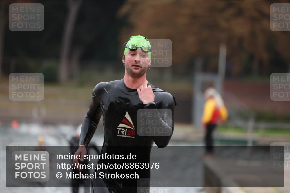 14.09.2025 - Stadtparktriathlon Michael Strokosch http://msf.ph/oto/8863976 14.09.2025 08:50:12 Schwimmen 309, 355 meine-sportfotos.de