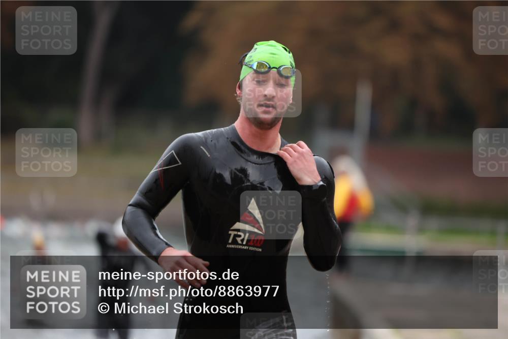 14.09.2025 - Stadtparktriathlon Michael Strokosch http://msf.ph/oto/8863977 14.09.2025 08:50:12 Schwimmen 309, 355 meine-sportfotos.de