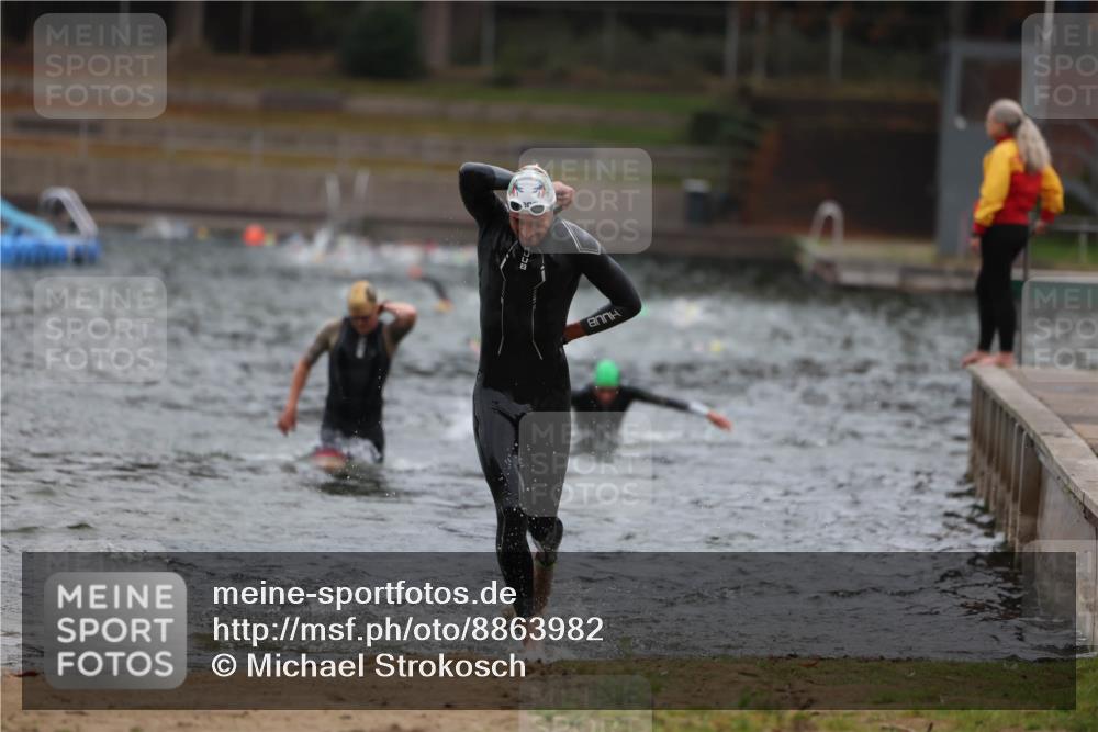 14.09.2025 - Stadtparktriathlon Michael Strokosch http://msf.ph/oto/8863982 14.09.2025 08:50:14 Schwimmen 309, 335, 355 meine-sportfotos.de