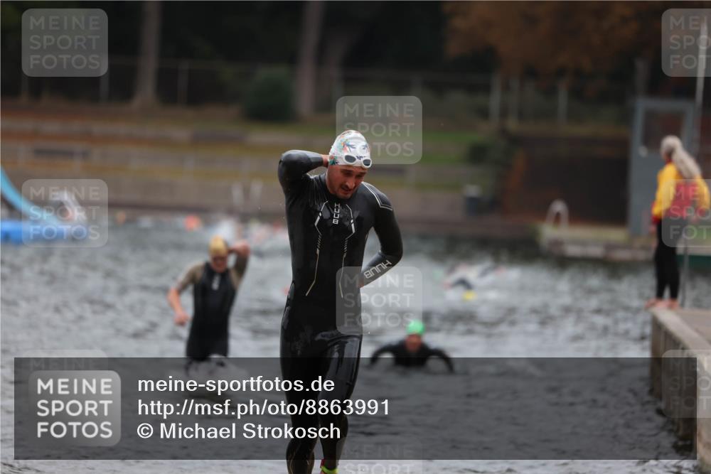 14.09.2025 - Stadtparktriathlon Michael Strokosch http://msf.ph/oto/8863991 14.09.2025 08:50:15 Schwimmen 309, 335, 355 meine-sportfotos.de