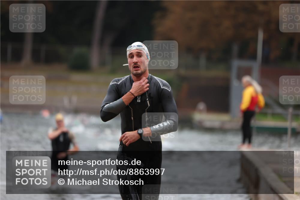 14.09.2025 - Stadtparktriathlon Michael Strokosch http://msf.ph/oto/8863997 14.09.2025 08:50:17 Schwimmen 309, 330, 335 meine-sportfotos.de