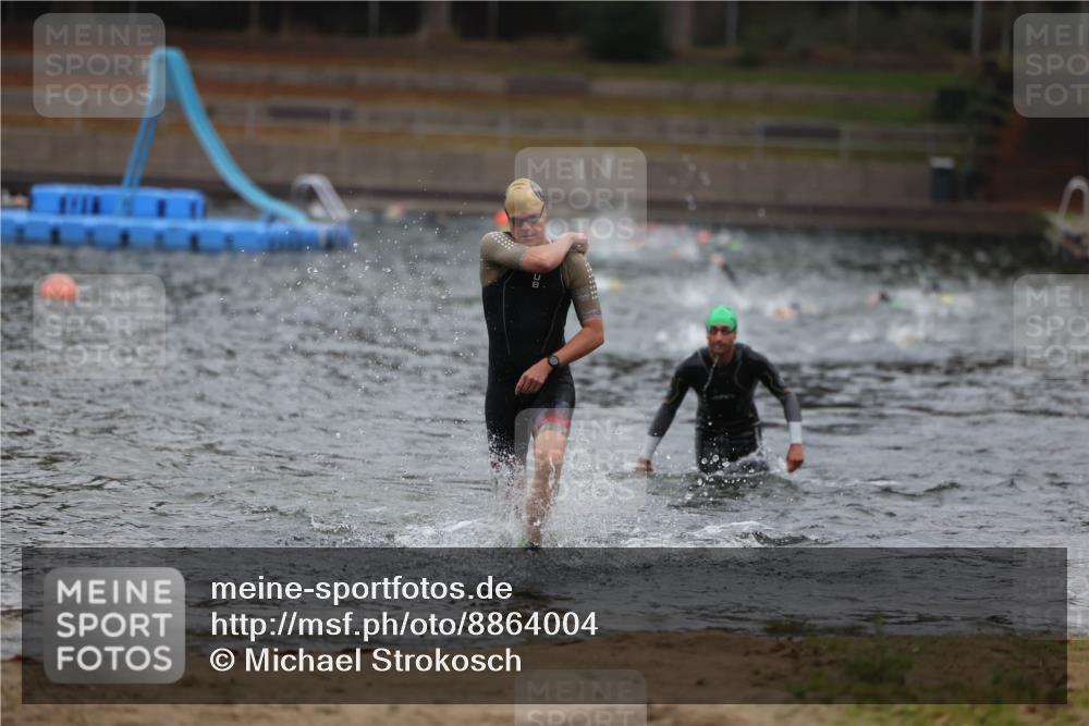 14.09.2025 - Stadtparktriathlon Michael Strokosch http://msf.ph/oto/8864004 14.09.2025 08:50:20 Schwimmen 309, 330, 335 meine-sportfotos.de