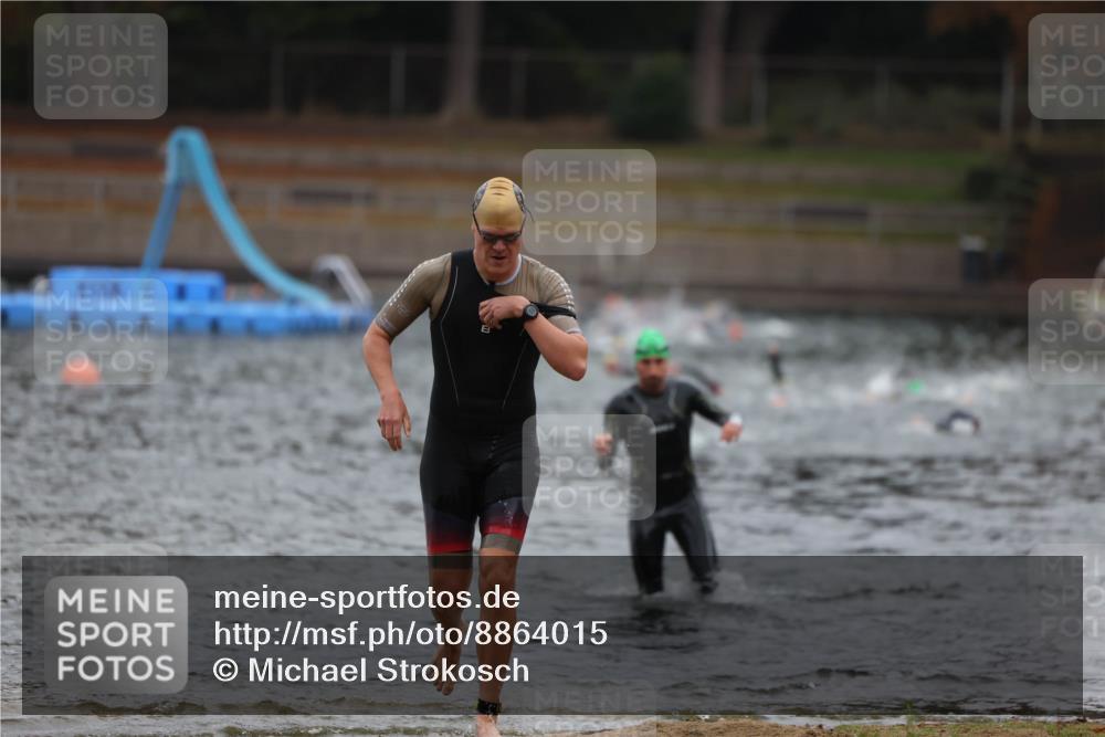 14.09.2025 - Stadtparktriathlon Michael Strokosch http://msf.ph/oto/8864015 14.09.2025 08:50:22 Schwimmen 330, 335 meine-sportfotos.de