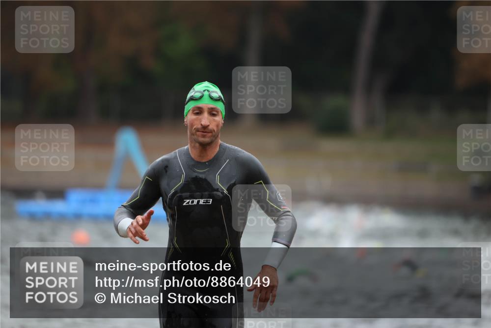 14.09.2025 - Stadtparktriathlon Michael Strokosch http://msf.ph/oto/8864049 14.09.2025 08:50:29 Schwimmen 330, 335 meine-sportfotos.de