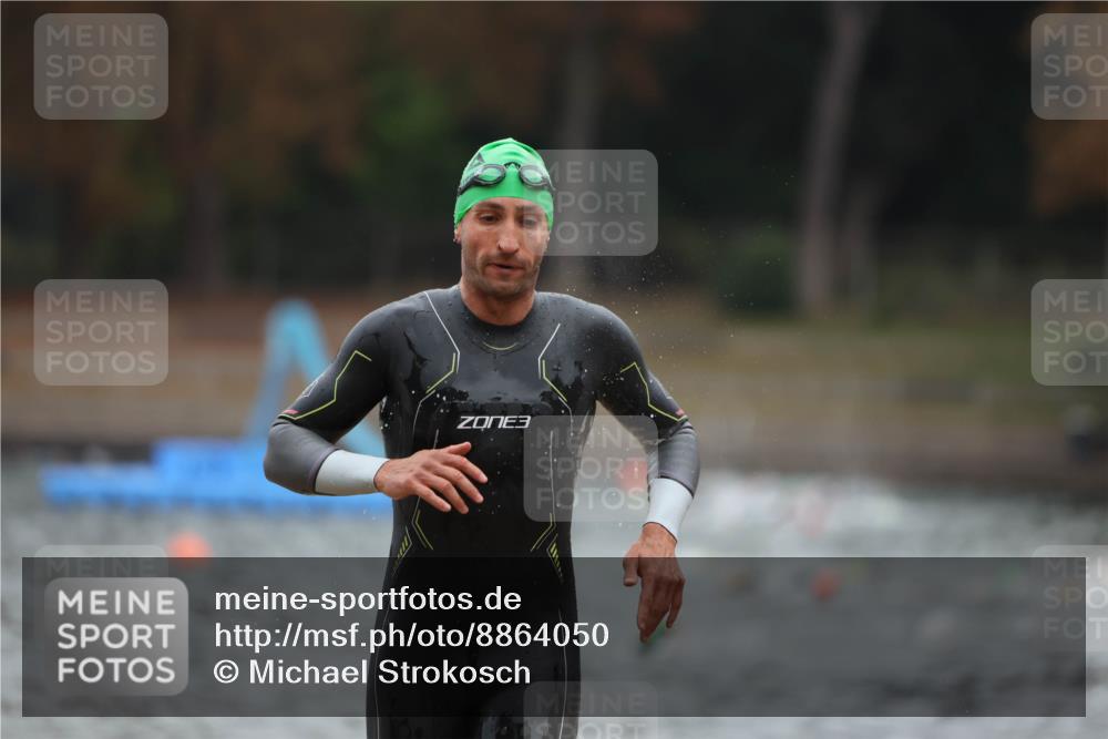 14.09.2025 - Stadtparktriathlon Michael Strokosch http://msf.ph/oto/8864050 14.09.2025 08:50:29 Schwimmen 330, 335 meine-sportfotos.de