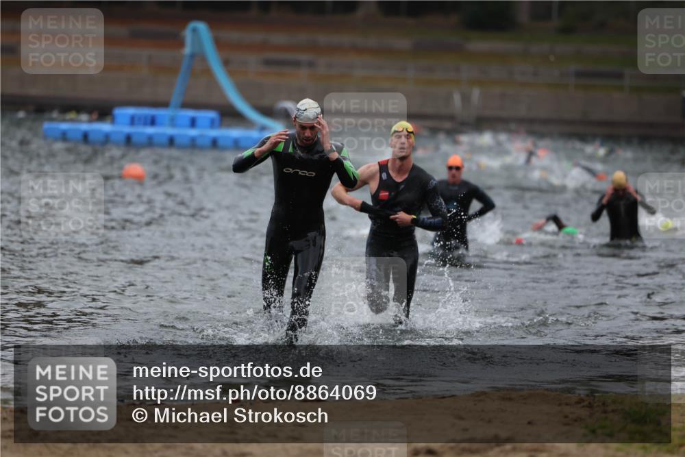 14.09.2025 - Stadtparktriathlon Michael Strokosch http://msf.ph/oto/8864069 14.09.2025 08:50:43 Schwimmen 314, 322, 365 meine-sportfotos.de