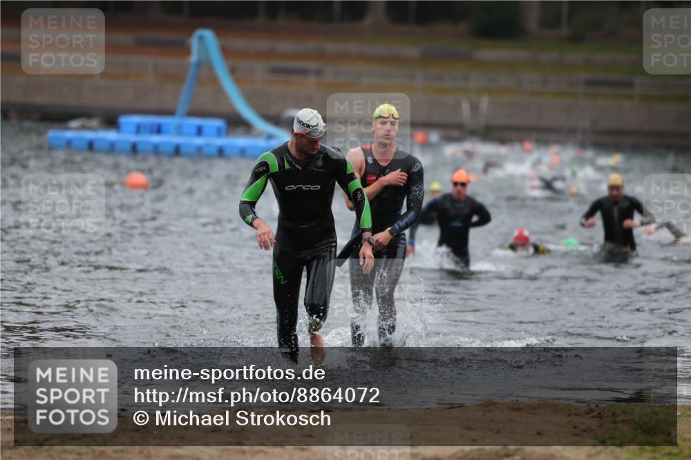 14.09.2025 - Stadtparktriathlon Michael Strokosch http://msf.ph/oto/8864072 14.09.2025 08:50:44 Schwimmen 314, 322, 365 meine-sportfotos.de