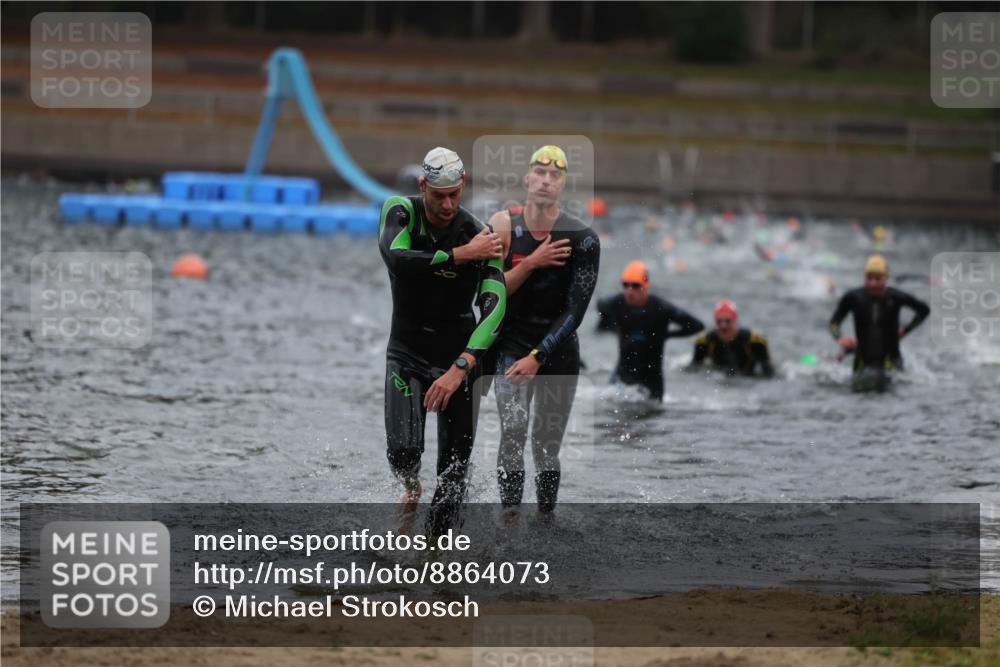 14.09.2025 - Stadtparktriathlon Michael Strokosch http://msf.ph/oto/8864073 14.09.2025 08:50:44 Schwimmen 314, 322, 365 meine-sportfotos.de