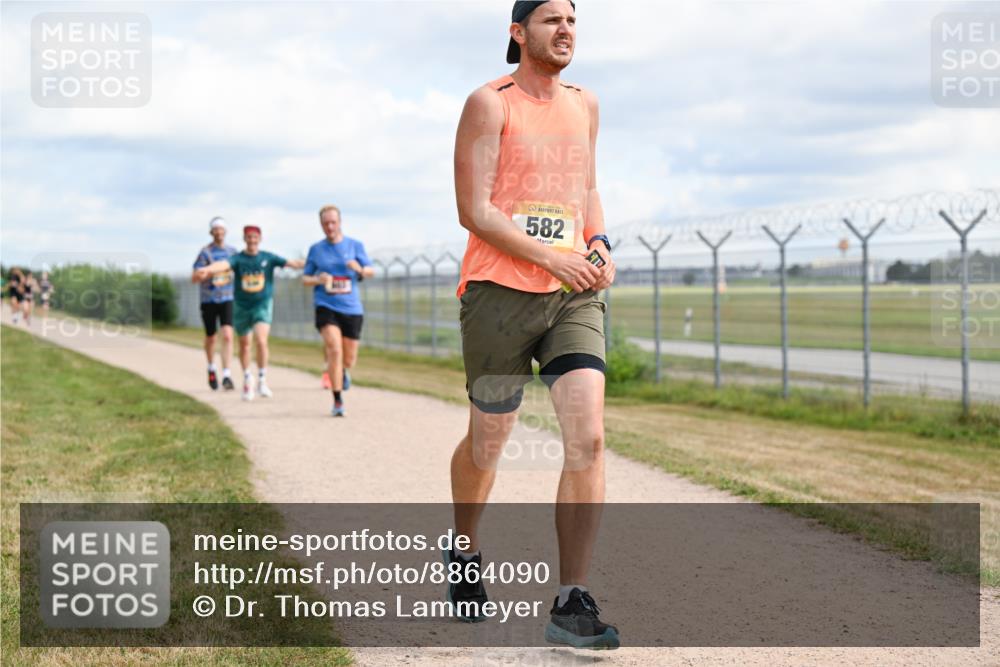 14.09.2025 - Airport Race Dr. Thomas Lammeyer http://msf.ph/oto/8864090 14.09.2025 12:04:02 Laufen 582 meine-sportfotos.de