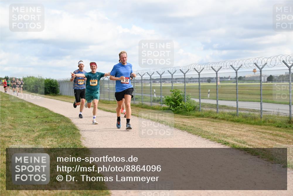 14.09.2025 - Airport Race Dr. Thomas Lammeyer http://msf.ph/oto/8864096 14.09.2025 12:04:03 Laufen 3, 2121, 596 meine-sportfotos.de