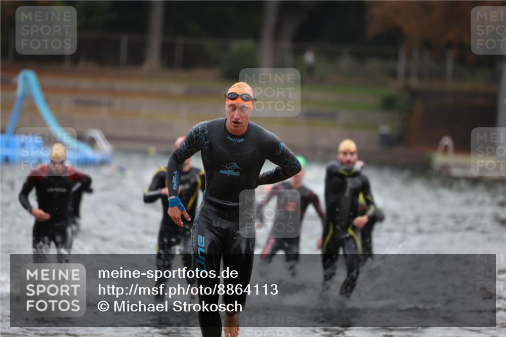 14.09.2025 - Stadtparktriathlon Michael Strokosch http://msf.ph/oto/8864113 14.09.2025 08:50:54 Schwimmen 322, 331, 344, 368, 374, 377 meine-sportfotos.de