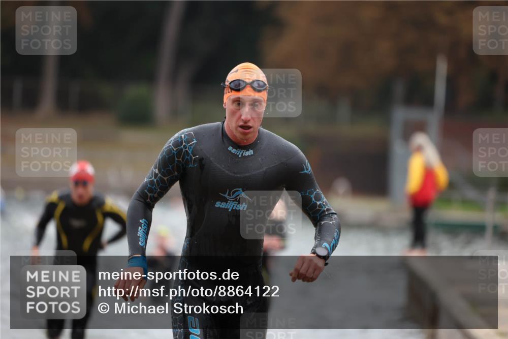 14.09.2025 - Stadtparktriathlon Michael Strokosch http://msf.ph/oto/8864122 14.09.2025 08:50:55 Schwimmen 322, 331, 344, 361, 368, 374, 377 meine-sportfotos.de